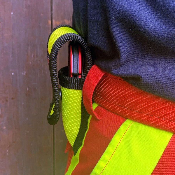 UNIKAT Holster f&uuml;r Rettungsmesser aus Feuerwehrschlauch - Upcycling neongelb
